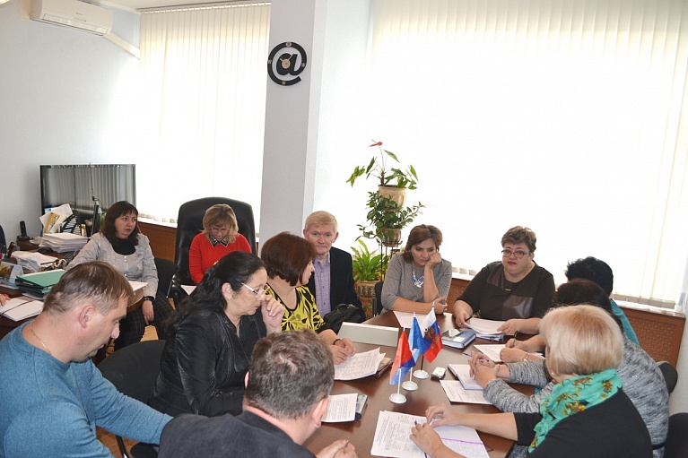 24 октября 2017года состоялось заседание президиума областной организации Профсоюза под председательством Ларичевой О.В.